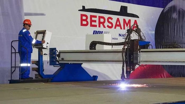 Lễ cắt thép cho chiếc tàu ngầm Scorpene đầu tiên của Hải quân Indonesia.