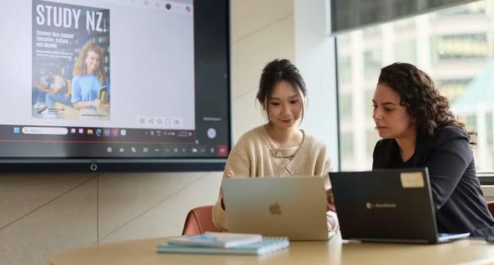 Hiện có khoảng 2.200 du học sinh Việt Nam đang học tập tại New Zealand.