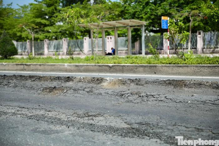 Theo một lãnh đạo UBND phường Nam Nha Trang, khu trường học, đào tạo và dạy nghề Bắc Hòn Ông thuộc dự án do Ban Quản lý Dự án đầu tư xây dựng các công trình nông nghiệp và giao thông tỉnh quản lý.