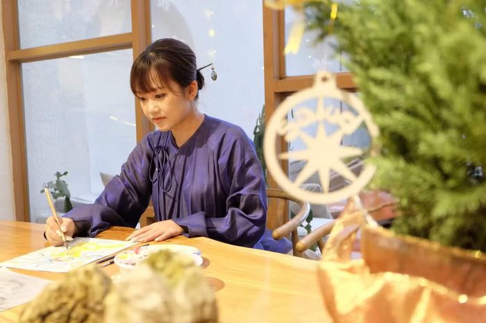 Chị Thủy Tiên chia sẻ áp lực về lượt xem, lượt chia sẻ, tương tác khi sản xuất nội dung trên mạng xã hội.