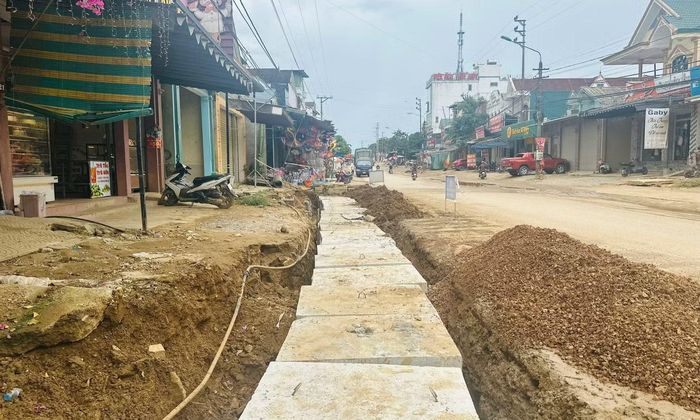Chủ đầu tư yêu cầu tháo dỡ 10 cấu kiện đã lắp đặt để thi công lại