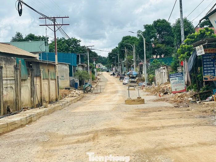Một số hạng mục trong Tiểu dự án Cải thiện cơ sở hạ tầng đô thị Hương Khê đang được thi công.