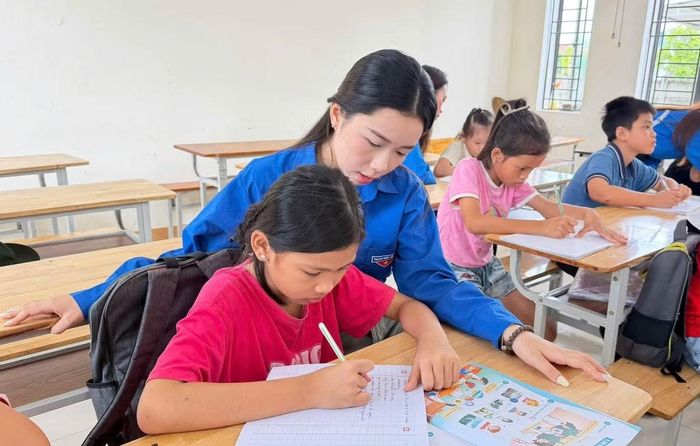  Những buổi học không chỉ giúp các em có thêm kiến thức, kỹ năng﻿ mà còn tạo không gian vui chơi, giao lưu trong những ngày hè. 