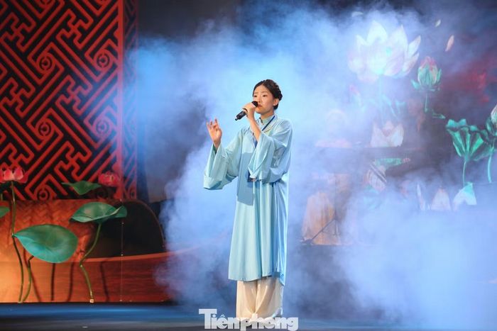 Trong đêm thứ nhất, có 10 tiết mục được trình diễn.