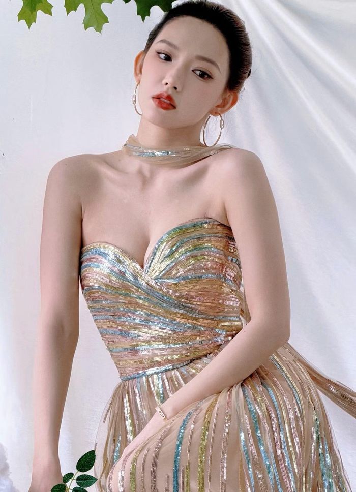 Ngoài ca hát, Trình Tiêu từng tham gia các bộ phim như Thiên tỉnh chi lộ, Linh vực, Khi em mỉm cười rất đẹp, Thám tử phố Tàu 3, Lương ngôn tả ý, Kỳ nghỉ ấm áp 2 và Người cầm ô. Khả năng diễn xuất của Trình Tiêu từng bị đánh giá kém, nhưng đến tác phẩm Đại mộng quy ly, Trình Tiêu chinh phục khán giả với vai diễn Bùi Tư Tinh. Nhân vật của cô đậm chất nữ hiệp, khỏe khoắn, cá tính, được đánh giá như đo ni đóng giày cho Trình Tiêu, giúp cô thu về không ít danh tiếng và sự yêu mến của người xem.