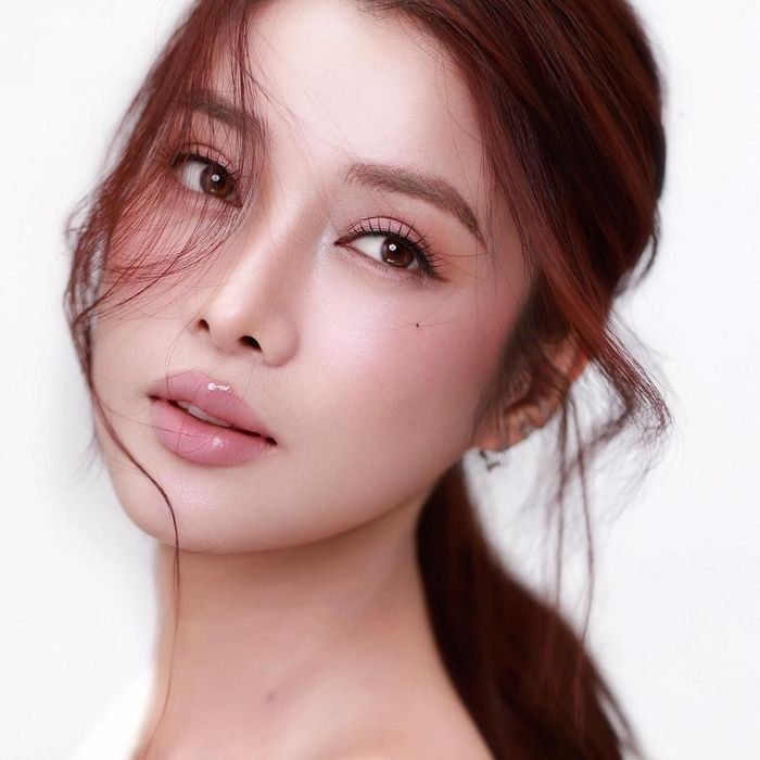 Tuy nhiên cô bất ngờ vì vai diễn được yêu thích. "Khi nhận một vai diễn, điều tôi mong nhất là mình làm tròn vai và nhân vật đủ chân thật để khán giả tin. Còn việc được viral hay được mọi người yêu mến là điều vượt ngoài mong đợi và tôi rất biết ơn", cô nói. 