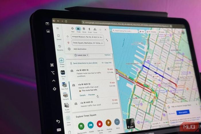 Google Maps hiển thị các lộ trình tối ưu cho người dùng dựa theo tình trạng giao thông. Ảnh: MUO