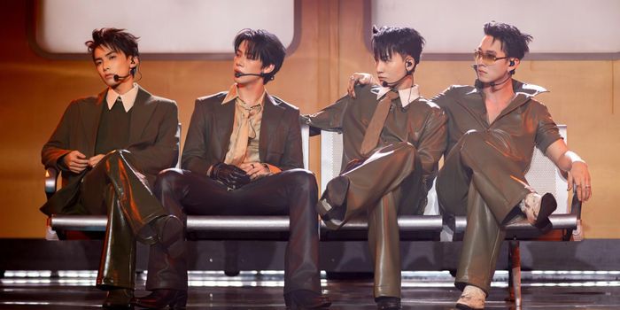 Tiết mục 'Run to you'.