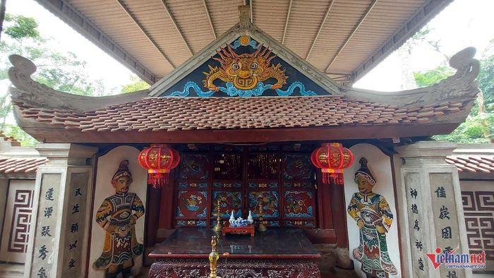 Mặt trước tòa thượng điện.