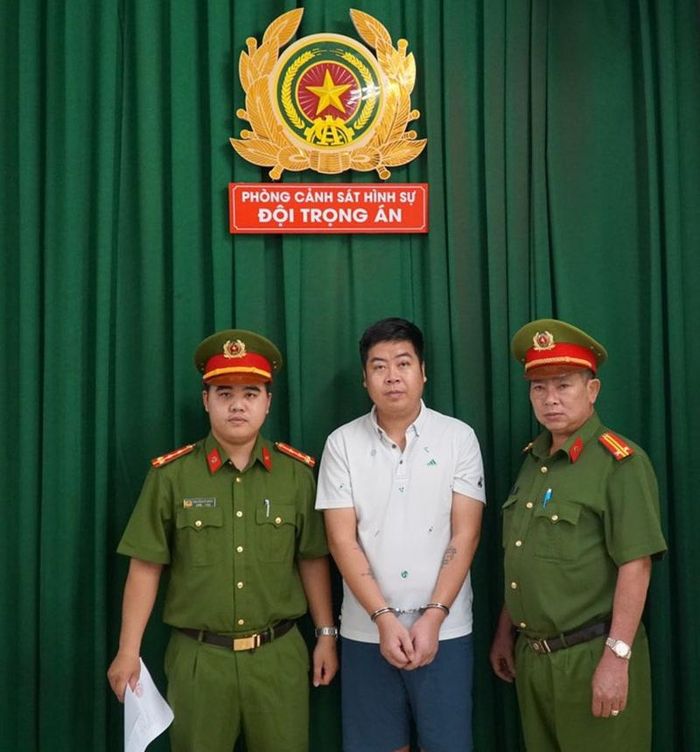 Bị can Nguyễn Trung Thế Lữ bị cáo buộc lừa đảo chạy án khi nhận tiền của 2 người, tổng cộng 2,7 tỷ đồng. Ảnh: CACC