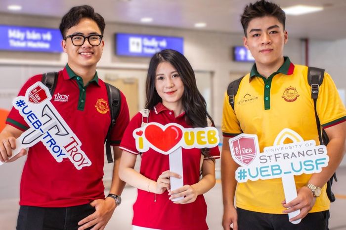 Sinh viên Trường ĐH Kinh tế - ĐH Quốc gia Hà Nội. Ảnh: UEB.
