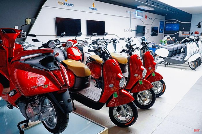 Cửa hàng xe đạp, xe máy điện nhập thêm nhiều mẫu mã mới để khách hàng có nhiều lựa chọn.
