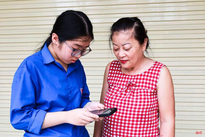 "Chiến dịch mùa hè số cùng VNeID, hướng dẫn công dân số, đồng hành cùng nhân dân thực hiện Đề án 06” được triển khai sâu rộng tại các địa phương trên địa bàn Hà Tĩnh.