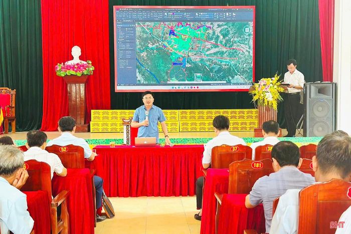 Hội nghị lấy ý kiến góp ý hoàn thiện Đồ án Quy hoạch chung xã Cẩm Hưng đến năm 2050.