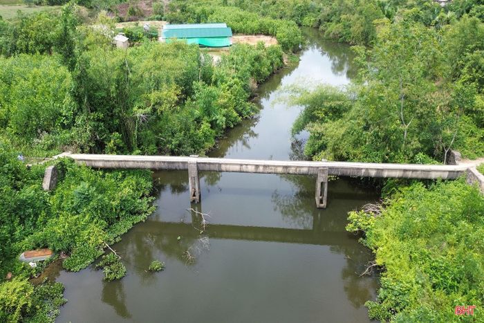 Việc sớm sửa chữa, nâng cấp tuyến kênh chính được người dân mong chờ nhằm hạn chế thất thoát nguồn nước, bảo đảm sản xuất ổn định và lâu dài.