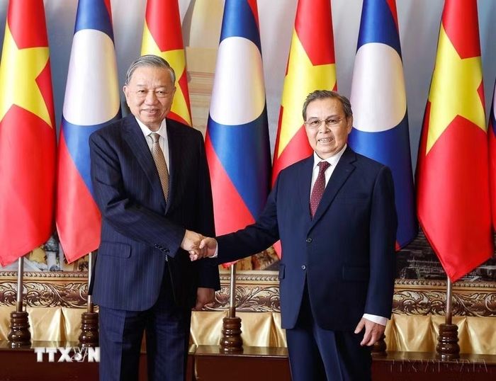 Chiều 5/2/2026, tại Thủ đô Vientiane, Tổng Bí thư Tô Lâm hội kiến Chủ tịch Quốc hội Lào Xaysomphone Phomvihane. (Ảnh: Thống Nhất/TTXVN)