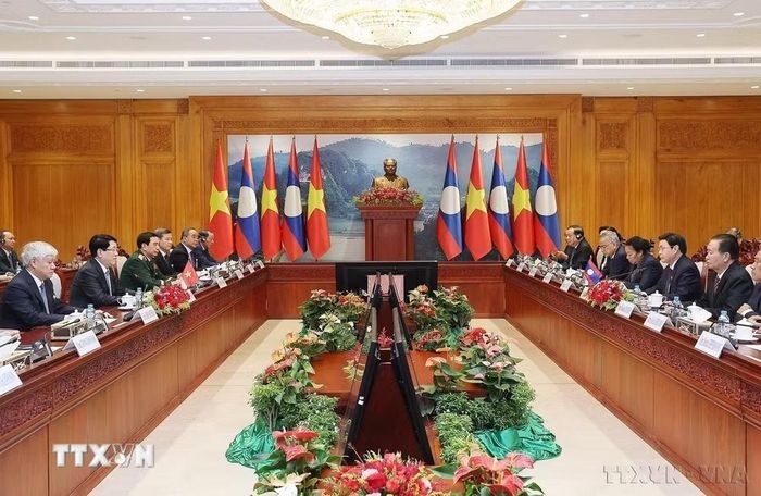 Chủ tịch nước Lương Cường hội kiến Chủ tịch Quốc hội Lào Xaysomphone Phomvihane, trong chương trình thăm cấp Nhà nước tới CHDCND Lào, sáng 25/4/2025. (Ảnh: Lâm Khánh/TTXVN)