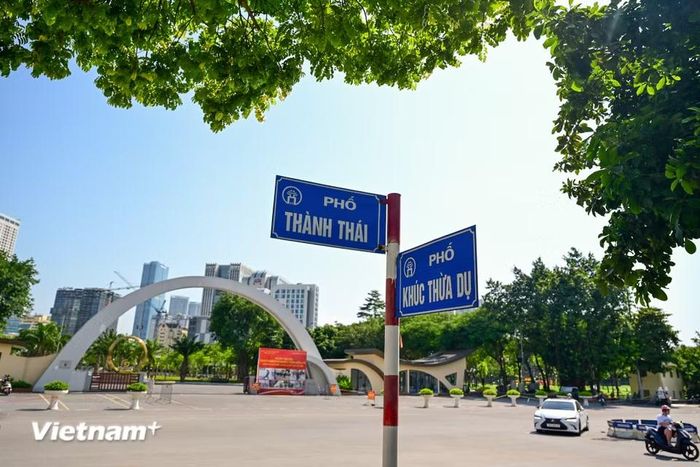 Ủy ban nhân dân thành phố Hà Nội vừa phê duyệt thí điểm không gian văn hóa, tuyến phố đi bộ tại phố Thành Thái, phường Cầu Giấy. (Ảnh: Minh Sơn/Vietnam+)