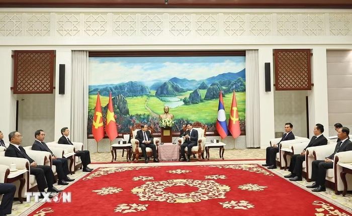 Chủ tịch Quốc hội Trần Thanh Mẫn hội kiến Tổng Bí thư, Chủ tịch nước Lào Thongloun Sisoulith. (Ảnh: Doãn Tấn/TTXVN)