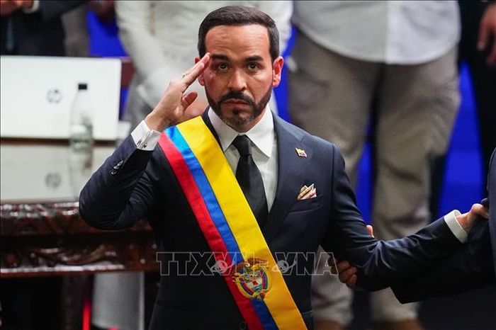 Tân Tổng thống Colombia Abelardo de la Espriella tuyên thệ nhậm chức tại thành phố Cali ngày 7/8/2026. Ảnh: THX/TTXVN