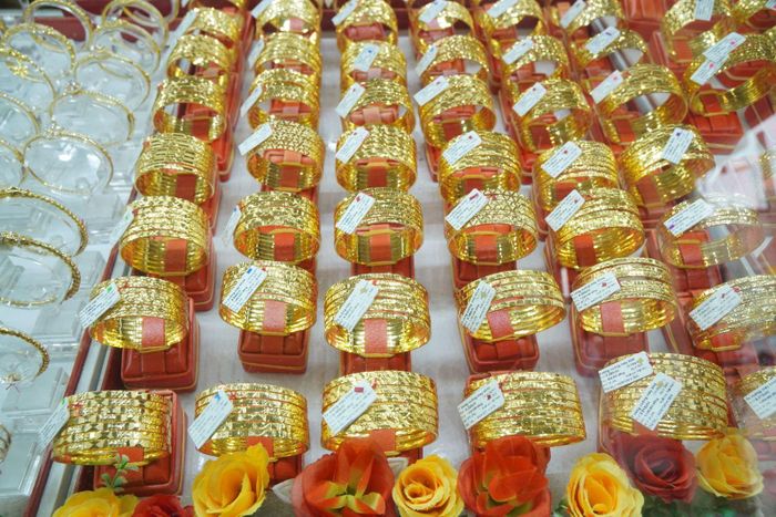 Việc minh bạch thông tin sản phẩm, giá bán và các khoản phí góp phần bảo vệ quyền lợi khách hàng.