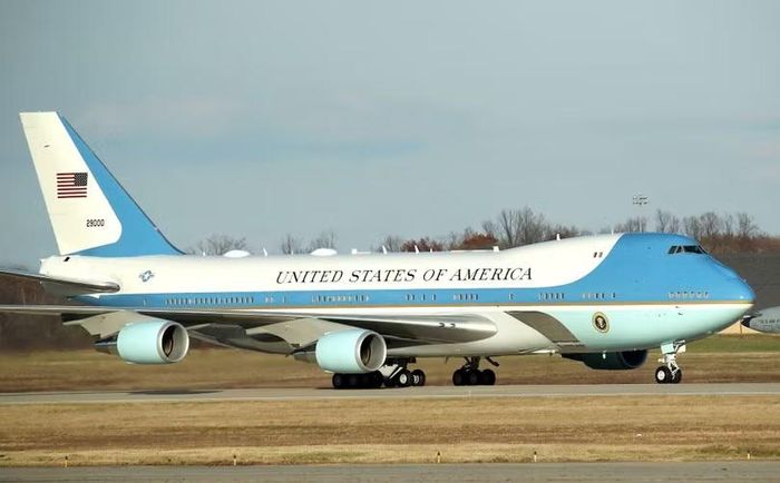 Chiếc Air Force One cũ ông Trump sử dụng để rời Ankara về Mỹ theo khuyến nghị của Cục Mật vụ Mỹ. Ảnh: Getty.