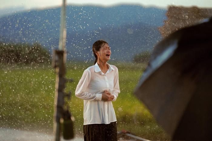 Đoàn Thiên Ân đã để lại nhiều dấu ấn với vai diễn đầy cảm xúc trong phim. (Ảnh: FBNV)