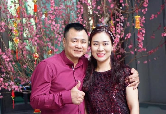NSND Tự Long và vợ. 
