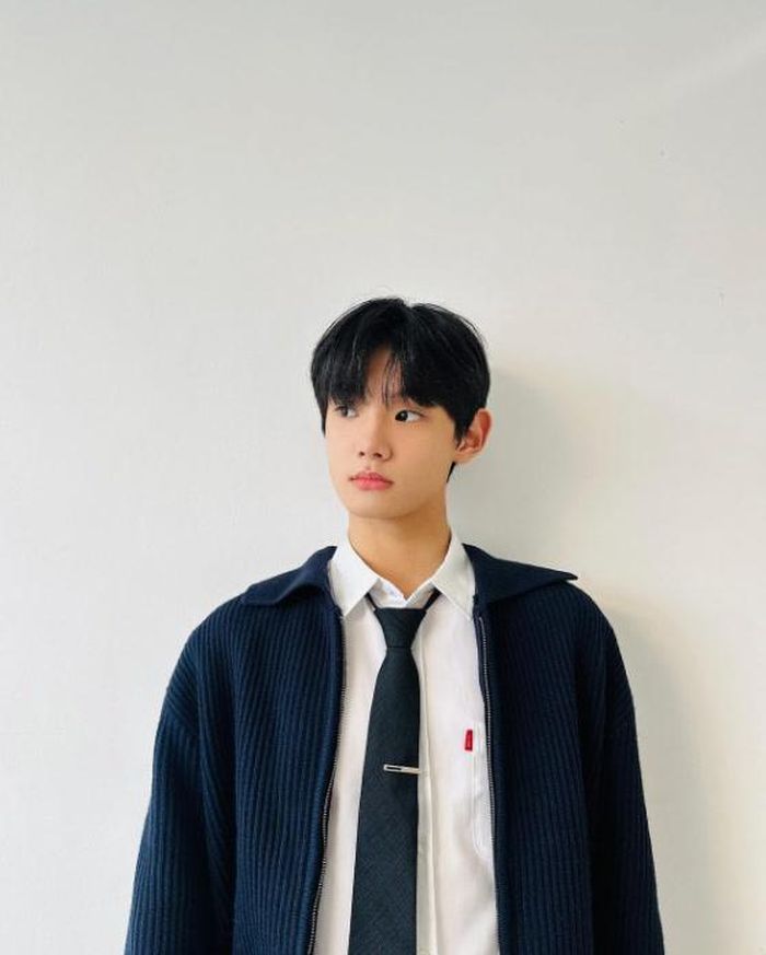 Park Geon Roung sở hữu gương mặt vô cùng điển trai, thư sinh, ngoại hình cao ráo. Ảnh: Instagram.