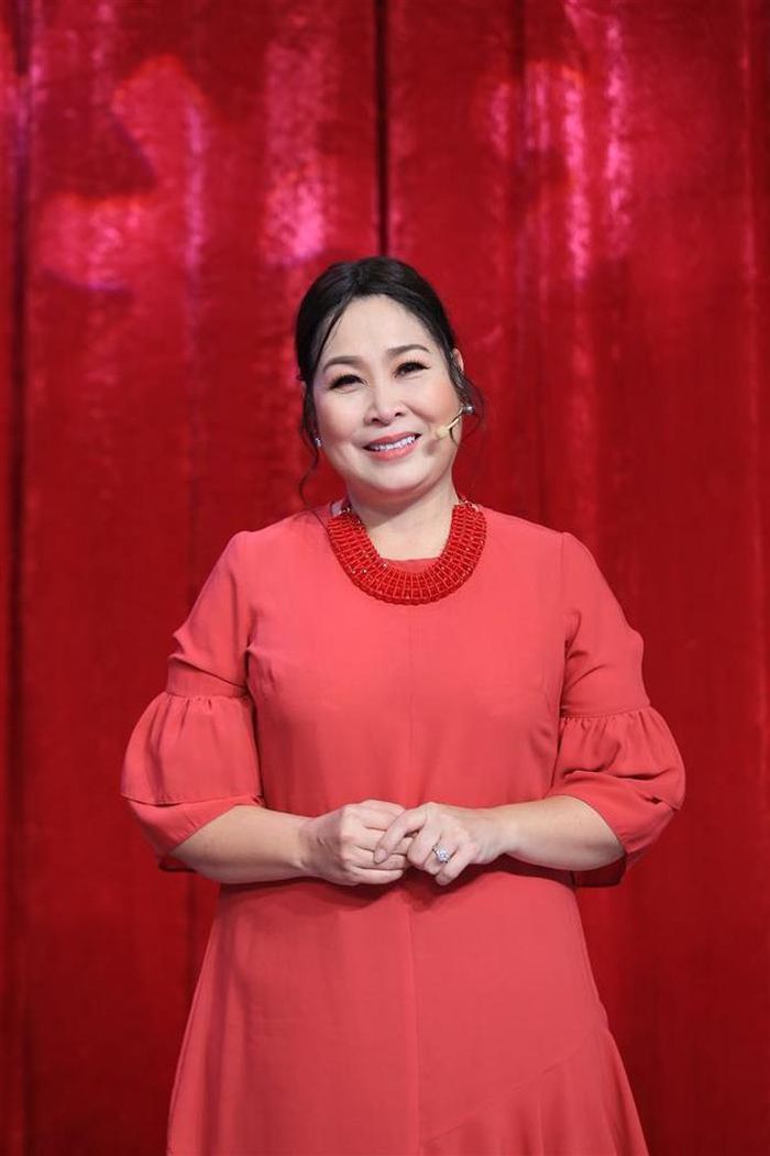 Dù có thực lực, song NSND Hồng Vân vẫn chưa có được "cú nổ" trên màn ảnh rộng.