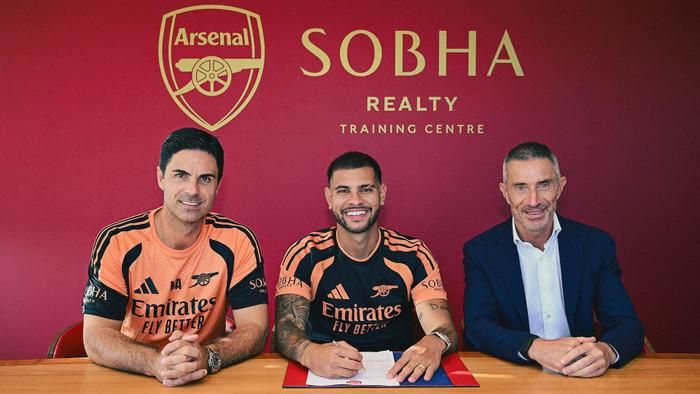 Arsenal không chọn cách hài lòng sau khi trở lại đỉnh cao Premier League. Mikel Arteta đang muốn biến chức vô địch mùa trước thành nền móng cho một chu kỳ thành công mới. Ảnh: Arsenal FC