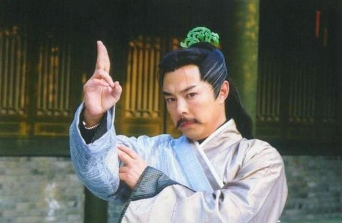 Trương Thiết Lâm trong vai Dương Tiêu - phim Ỷ Thiên Đồ Long ký 2003.