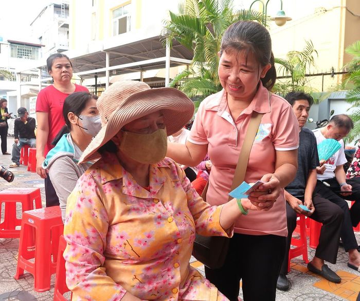 Các chi hội trưởng tham gia hỗ trợ tích cực cho người dân.
