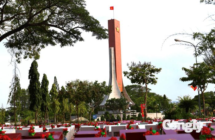 Nghĩa trang Liệt sĩ Bình Thuận có gần 9.000 phần mộ, lớn nhất trong số các nghĩa trang liệt sĩ trên địa bàn Lâm Đồng.