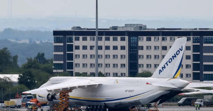 Một máy bay chở hàng Antonov của Ukraine tại Sân bay Leipzig/Halle ở Schkeuditz, Đức. Ảnh: Reuters.