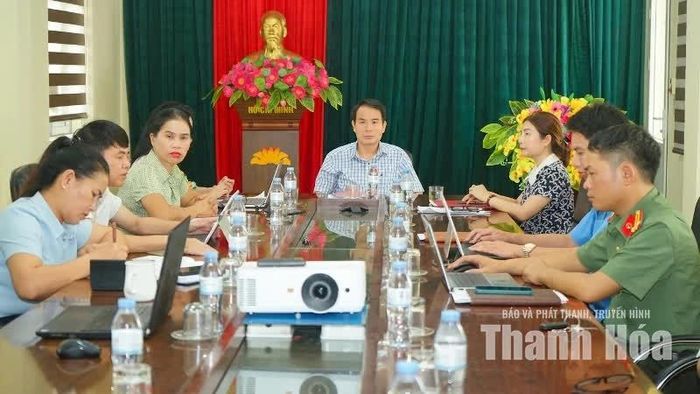 Đảng ủy xã Hợp Tiến giao ban công tác đảng.