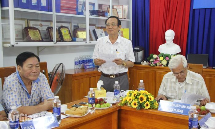 Giám đốc Quỹ Tiếp sức tài năng An Giang Nguyễn Sĩ Lâm thông tin kết quả hoạt động của Quỹ.