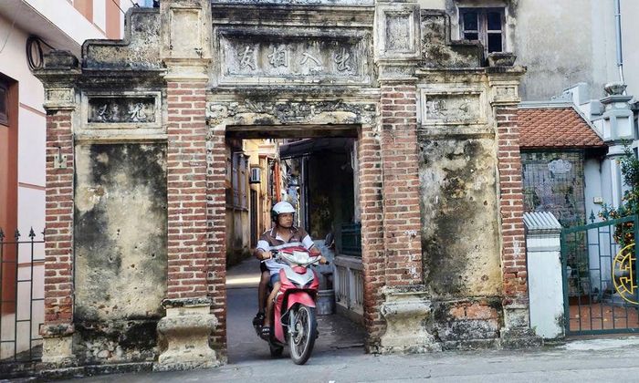 Tổ dân phố Trang Liệt (phường Đồng Nguyên) vẫn lưu giữ được cổng làng cổ kính.