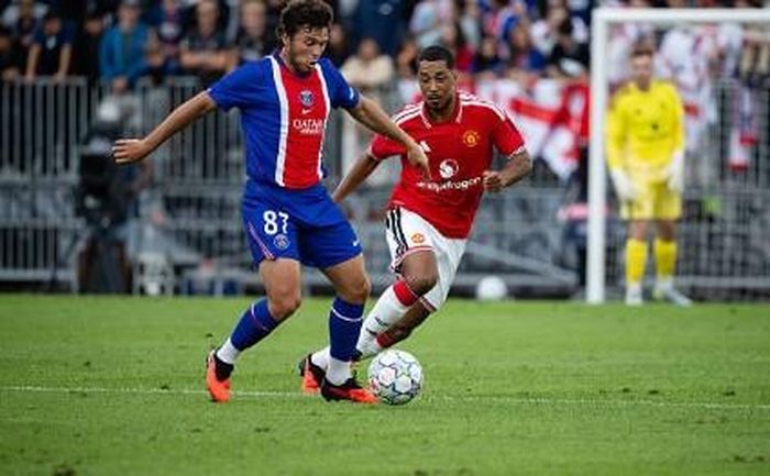 Tân binh Youri Tielemans đã có ít phút thử lửa đầy hứa hẹn trước đối thủ PSG.
