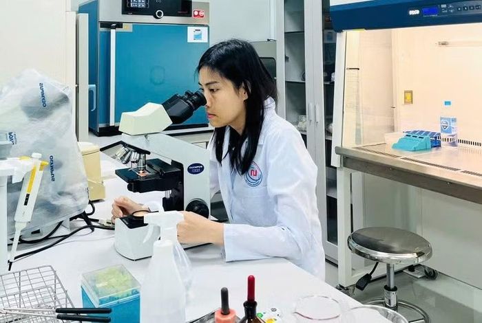  PGS.TS Nguyễn Thị Mộng Điệp (Trường ĐH Quy Nhơn) cho rằng cần mạnh dạn trao thêm quyền tự chủ cho các nhóm nghiên cứu đã chứng minh được năng lực và hiệu quả hoạt động. Ảnh: T.LỢI 