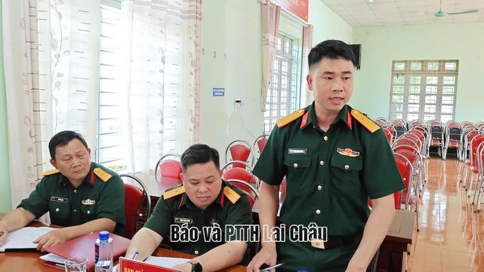 Đại diện Ban CHQS xã Mường Khoa tham gia ý kiến tại hội nghị.