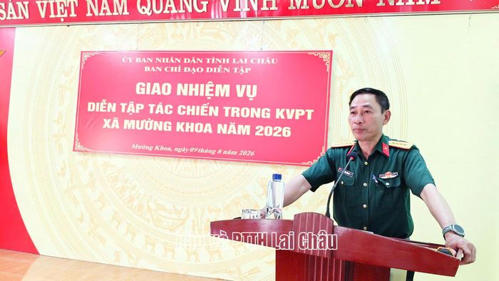 Đại tá Hoàng Văn Kỳ - Phó Chỉ huy trưởng, Tham mưu trưởng Bộ CHQS tỉnh phát biểu kết luận hội nghị.