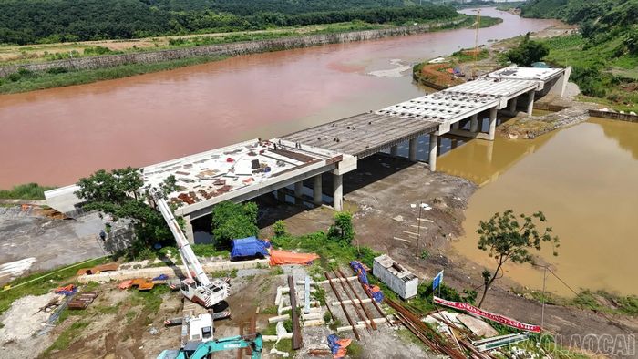 Khi hoàn thành, cầu Ngòi Phát sẽ góp phần hoàn thiện trục giao thông dọc sông Hồng, tăng cường kết nối Bản Vược - Trịnh Tường - A Mú Sung - Y Tý, mở thêm không gian phát triển khu vực biên giới và Khu kinh tế cửa khẩu Lào Cai.