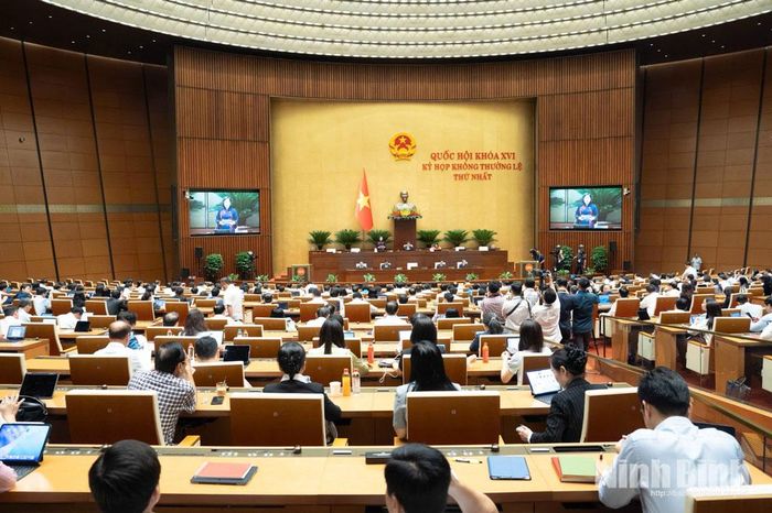 Quang cảnh Hội trường Diên Hồng.