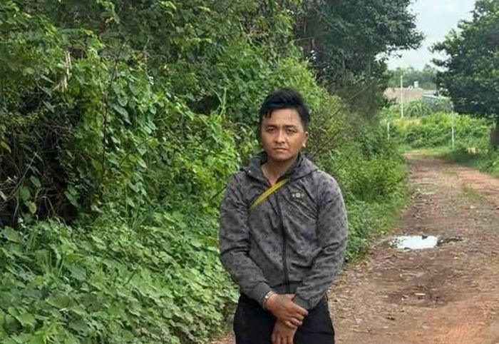 Đối tượng gây ra vụ cướp giật tài sản của người đi đường bị công an bắt giữ. Ảnh: Công an xã Thường Tân