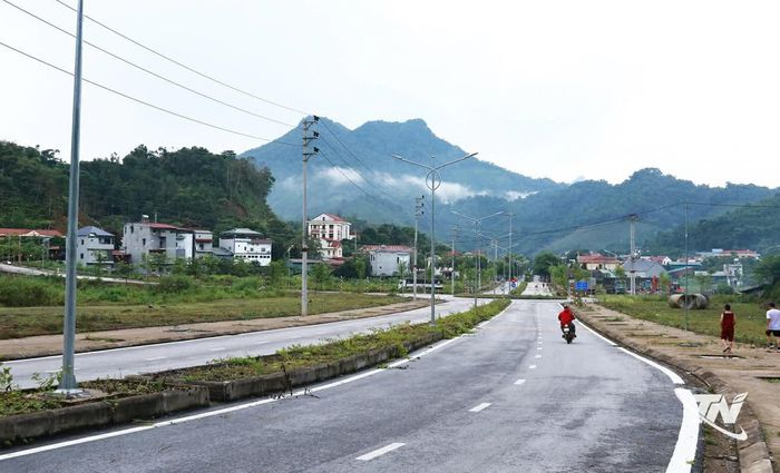 Đường vào trung tâm xã Bằng Thành mới được đưa vào sử dụng.