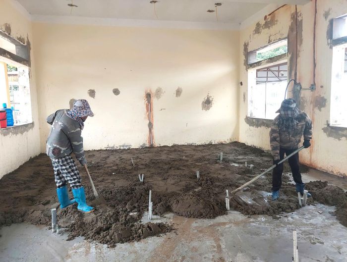 Đơn vị thi công phấn đấu hoàn thành hạng mục cải tạo nhà ở giáo viên, nhà lớp học  tầng 8 phòng Trường THCS Hoa Sơn trong tháng 8/2026 để chuẩn bị cơ sở vật chất cho năm học mới.