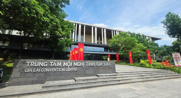 Trung tâm hội nghị tỉnh Gia Lai, số 1, Nguyễn Tất Thành, phường Quy Nhơn, tỉnh Gia Lai nơi diễn ra hội thảo vào chiều 13/8.