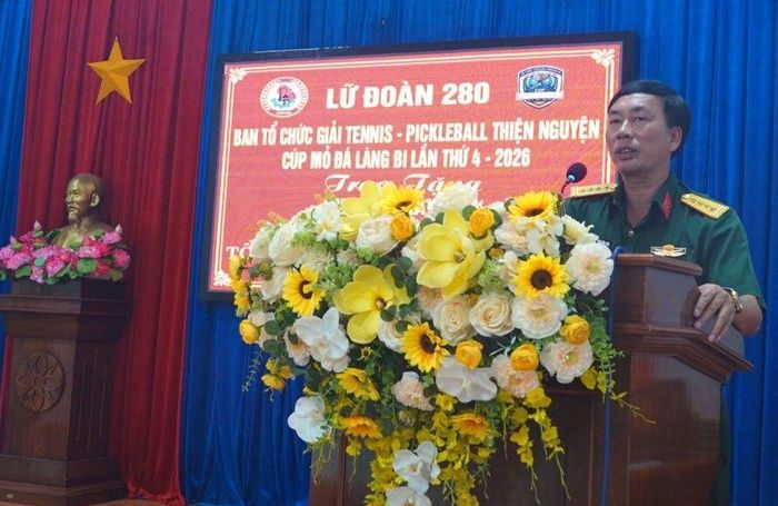 Đại tá Đoàn Đình Long (Lữ đoàn trưởng Lữ đoàn Công binh 280, Quân khu 5) Trưởng BTC giải phát biểu.