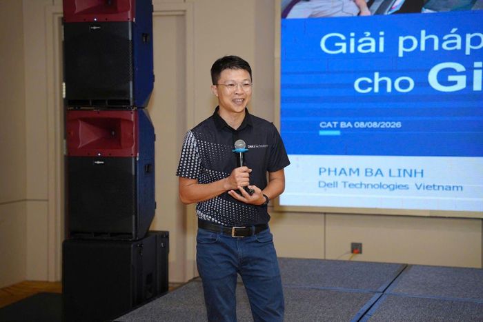 Ông Phạm Bá Linh (Dell Technologies Việt Nam) trình bày tham luận về giải pháp hạ tầng AI PC và thiết bị công nghệ giáo dục.